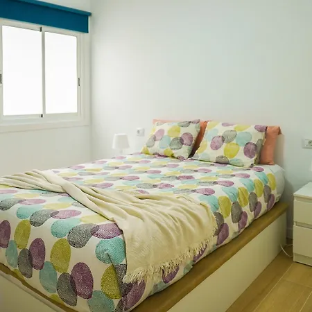 Frente Al Mar 圭马尔港